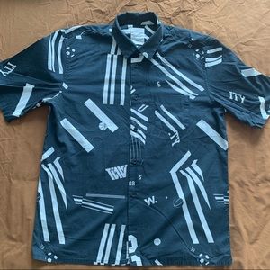 Men’s pattern shirt.